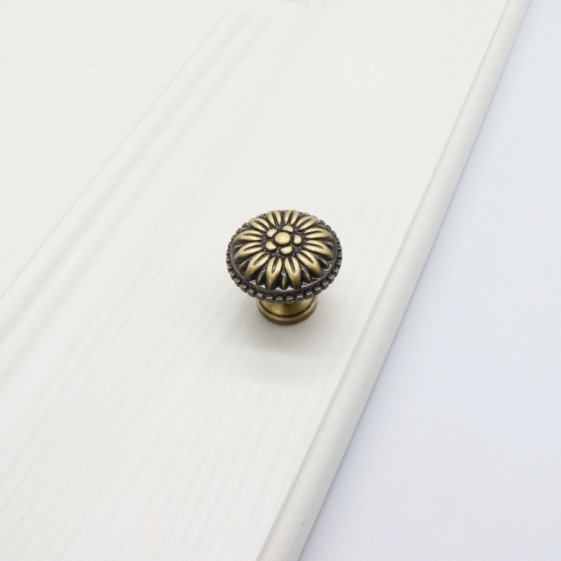 Vintage Flower Round Brass Drawer Knobs