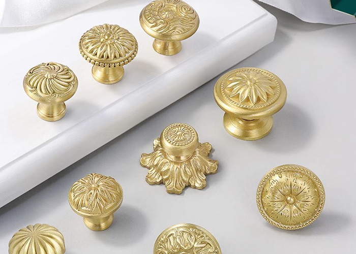 How to Clean Brass Cupboard Handles?