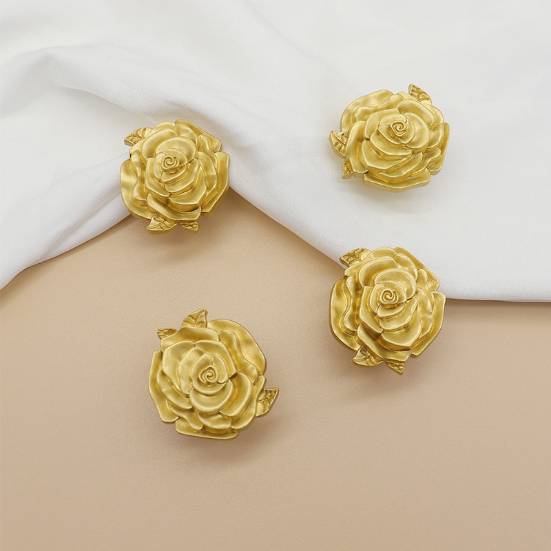 Are Brass Knobs Better Than Zinc Knobs?